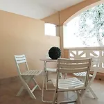 Nuria Apartment *