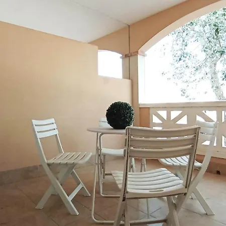 Nuria Apartment *